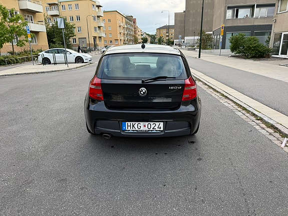 BMW 120d 5 of 9