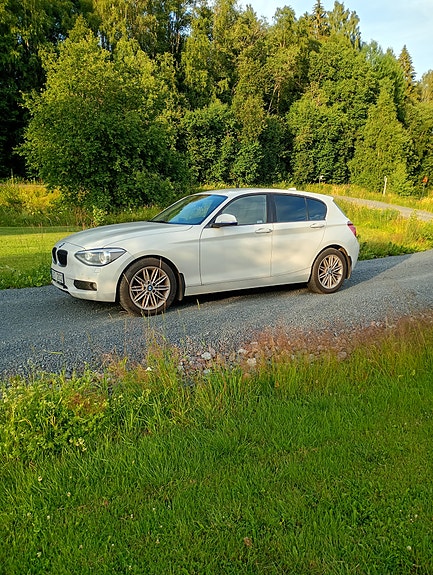 BMW 116i 3 of 7