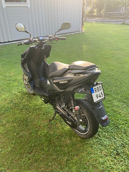 Yamaha AEROX Naked 4 of 4