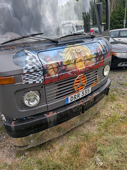 Mercedes-Benz 3 of 5