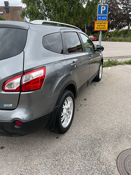 Nissan Qashqai+2 3 of 4