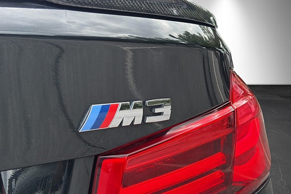 BMW M3 9 of 18