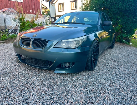 BMW 530d 2 of 6