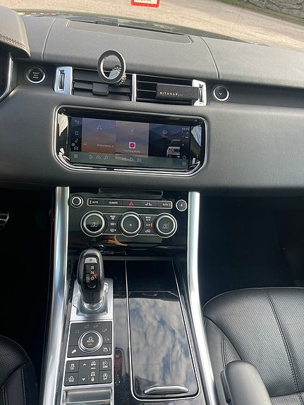 Land Rover Range Rover Sport 12 of 21