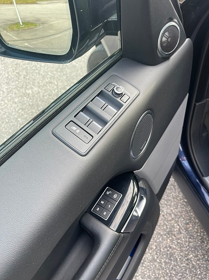 Land Rover Range Rover Sport 14 of 21