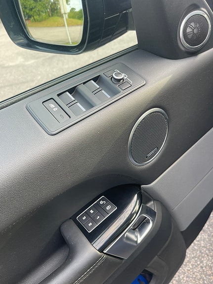 Land Rover Range Rover Sport 13 of 21