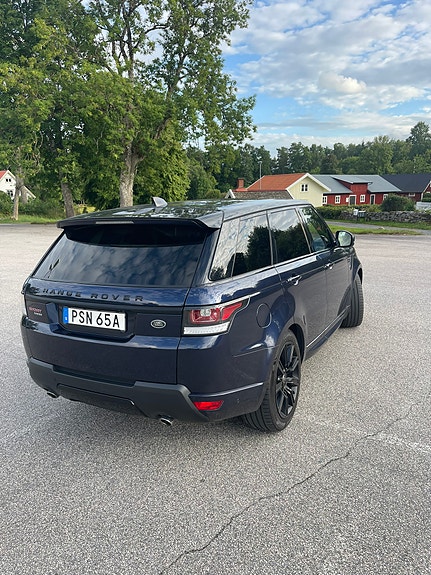 Land Rover Range Rover Sport 8 of 21