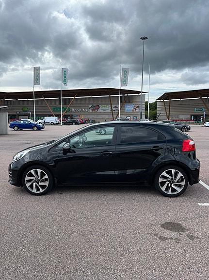 Kia Rio 4 of 5