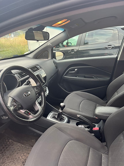 Kia Rio 11 of 13
