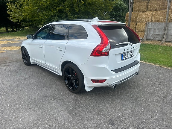 Volvo XC60 4 of 5
