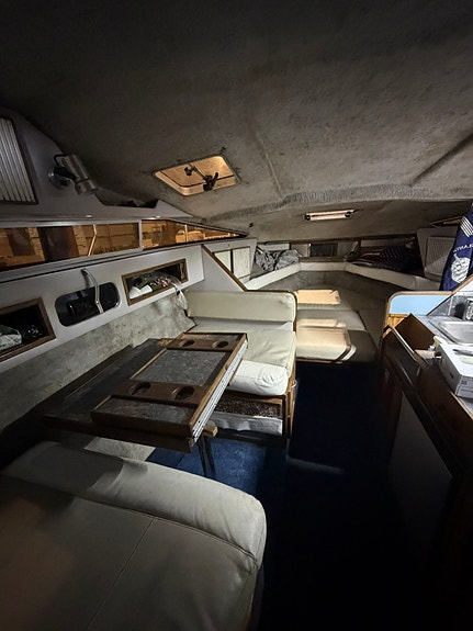 Sea ray sundancer 268 4 of 7