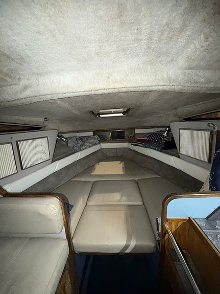 Sea ray sundancer 268 5 of 7