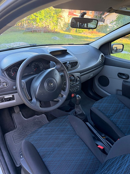 Renault Clio 6 of 7