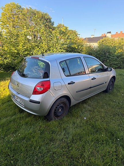 Renault Clio 3 of 5