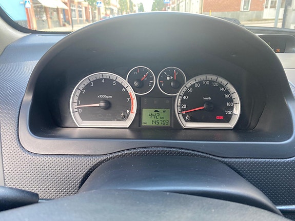 Chevrolet Aveo 3 of 5