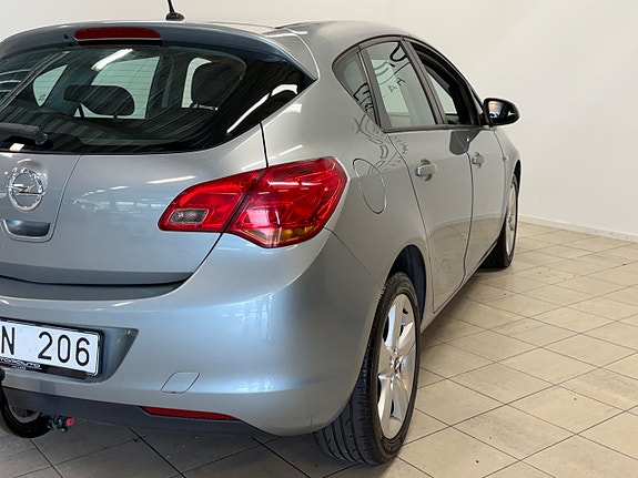 Opel Astra 4 of 5