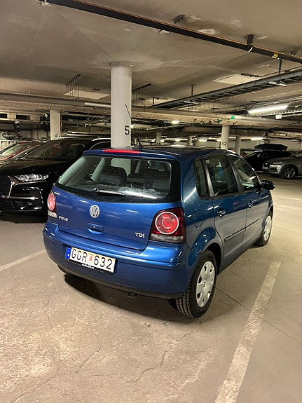 Volkswagen Polo 2 of 5