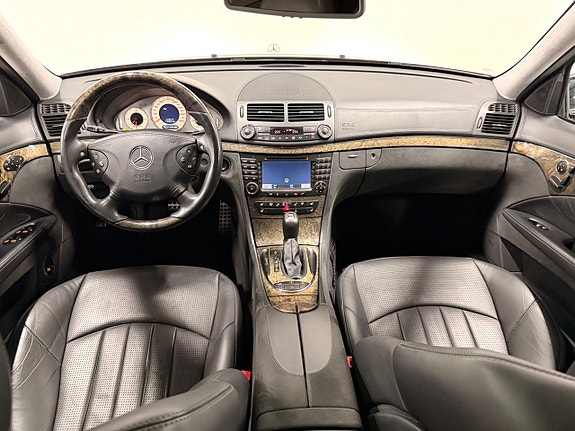 Mercedes-Benz E55 22 of 30