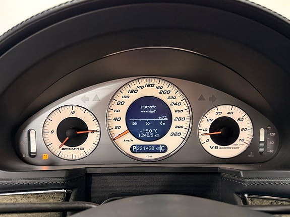 Mercedes-Benz E55 24 of 30