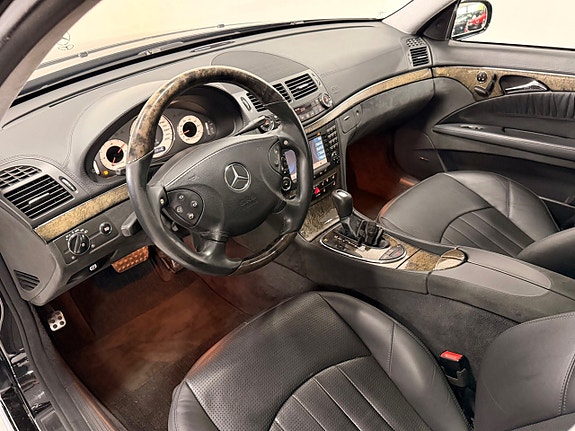 Mercedes-Benz E55 15 of 30