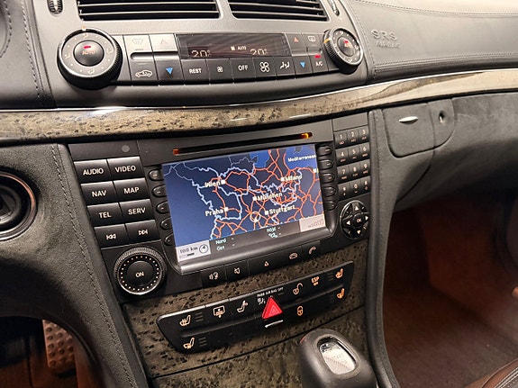 Mercedes-Benz E55 26 of 30