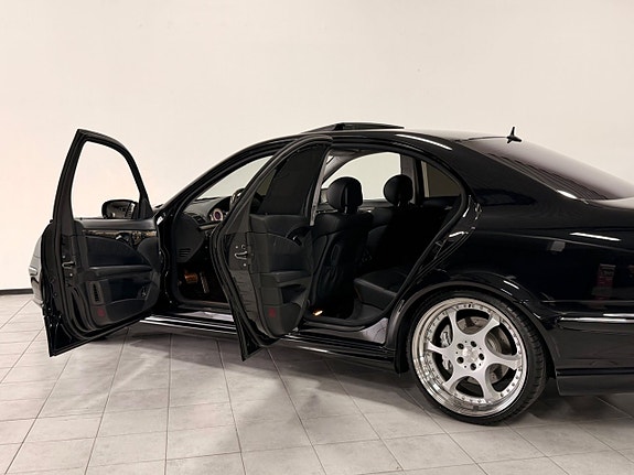 Mercedes-Benz E55 12 of 30