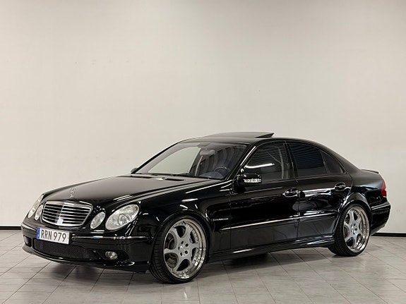 Mercedes-Benz E55 4 of 30