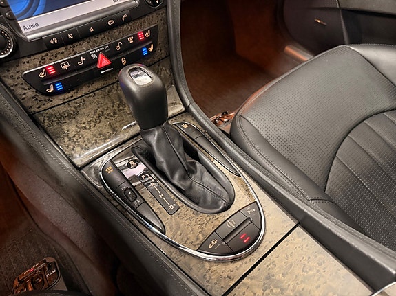 Mercedes-Benz E55 28 of 30