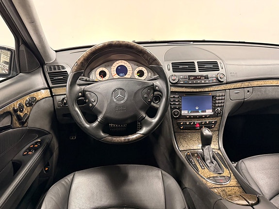 Mercedes-Benz E55 23 of 30