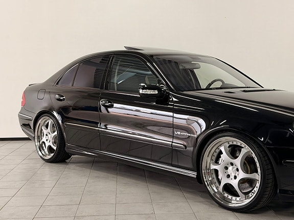 Mercedes-Benz E55 2 of 30
