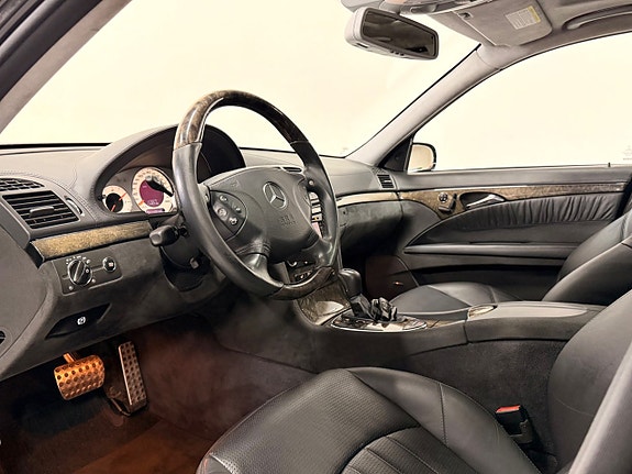 Mercedes-Benz E55 14 of 30