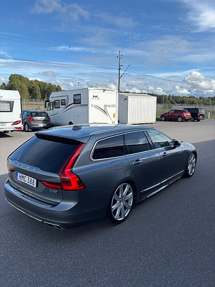 Volvo V90 2 of 12