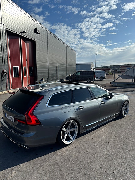 Volvo V90 3 of 13