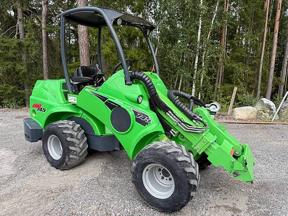 Avant 745 Optidrive med skopa och gafflar 4 of 6