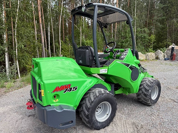Avant 745 Optidrive med skopa och gafflar 3 of 6