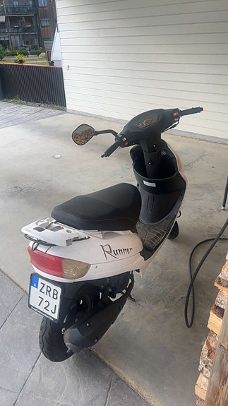 Vespa 2 of 4