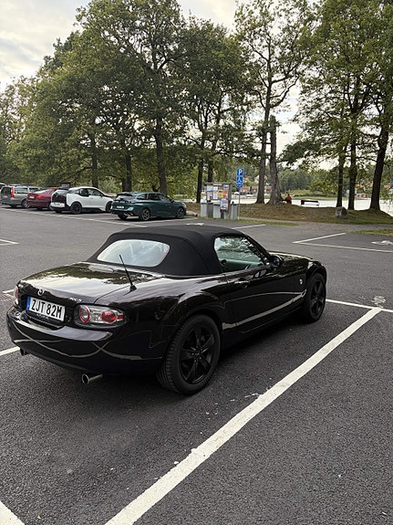 Mazda MX-5 3 of 5