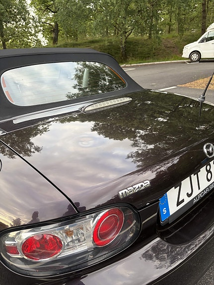 Mazda MX-5 4 of 5