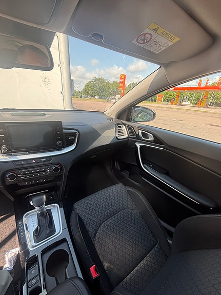 Kia Ceed 4 of 8