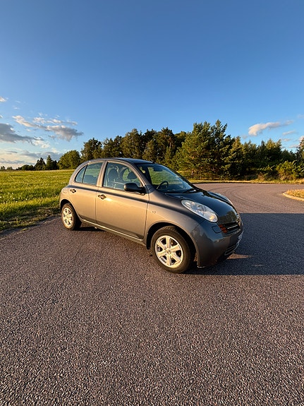 Nissan Micra 2 of 5