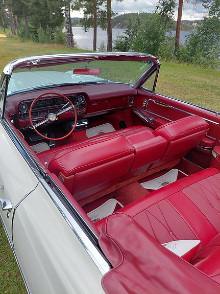 Cadillac Deville 5 of 11