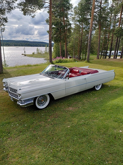 Cadillac Deville 7 of 11
