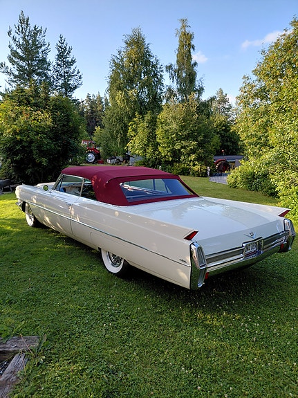 Cadillac Deville 8 of 11