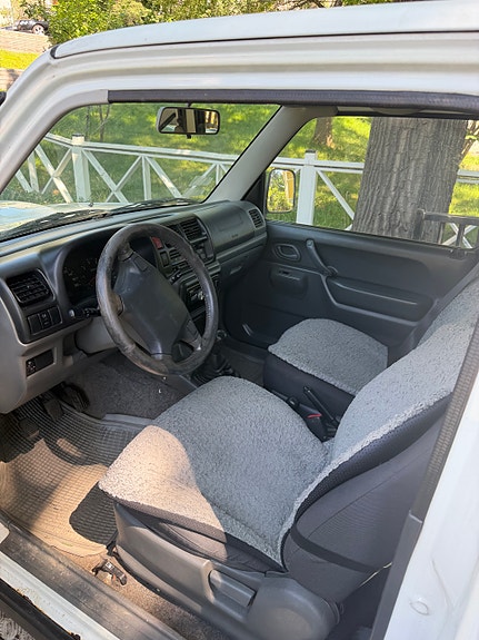 Suzuki Jimny 9 of 15
