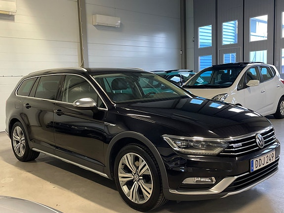 Volkswagen Passat Alltrack 4 of 5