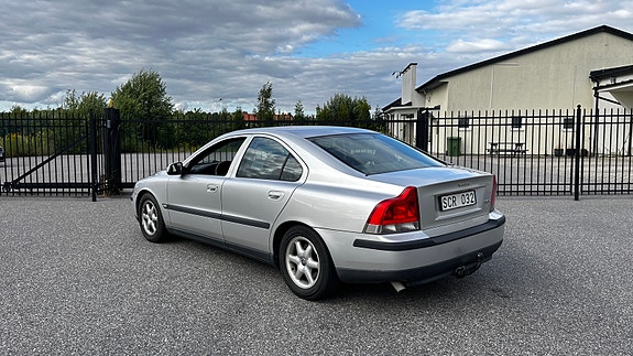 Volvo S60 3 of 6