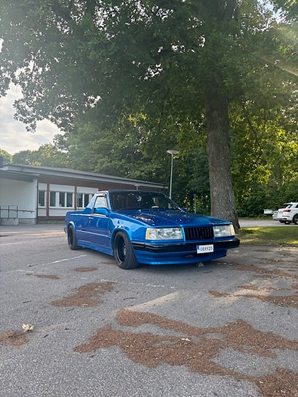 Volvo 740 2 of 6