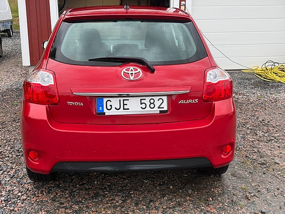 Toyota Auris 3 of 5