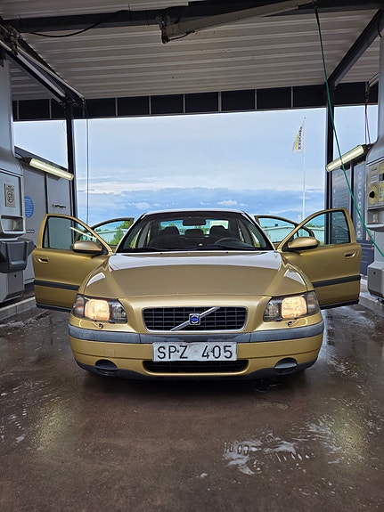 Volvo S60 3 of 16