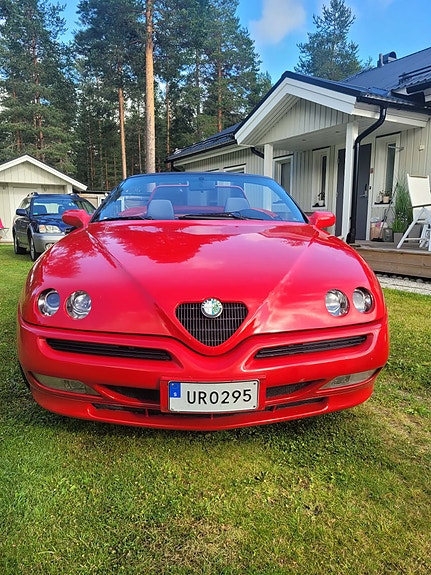Alfa Romeo Spider 4 of 5